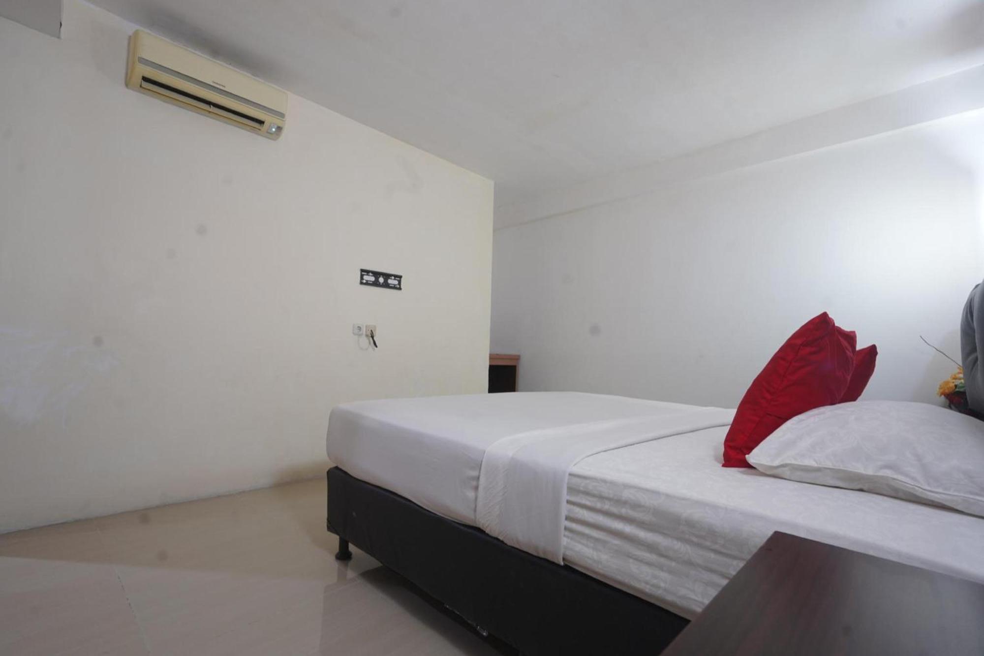 Collection O Losari Near Pantai Losari Formerly Hotel Grand Populer Makasar Zewnętrze zdjęcie